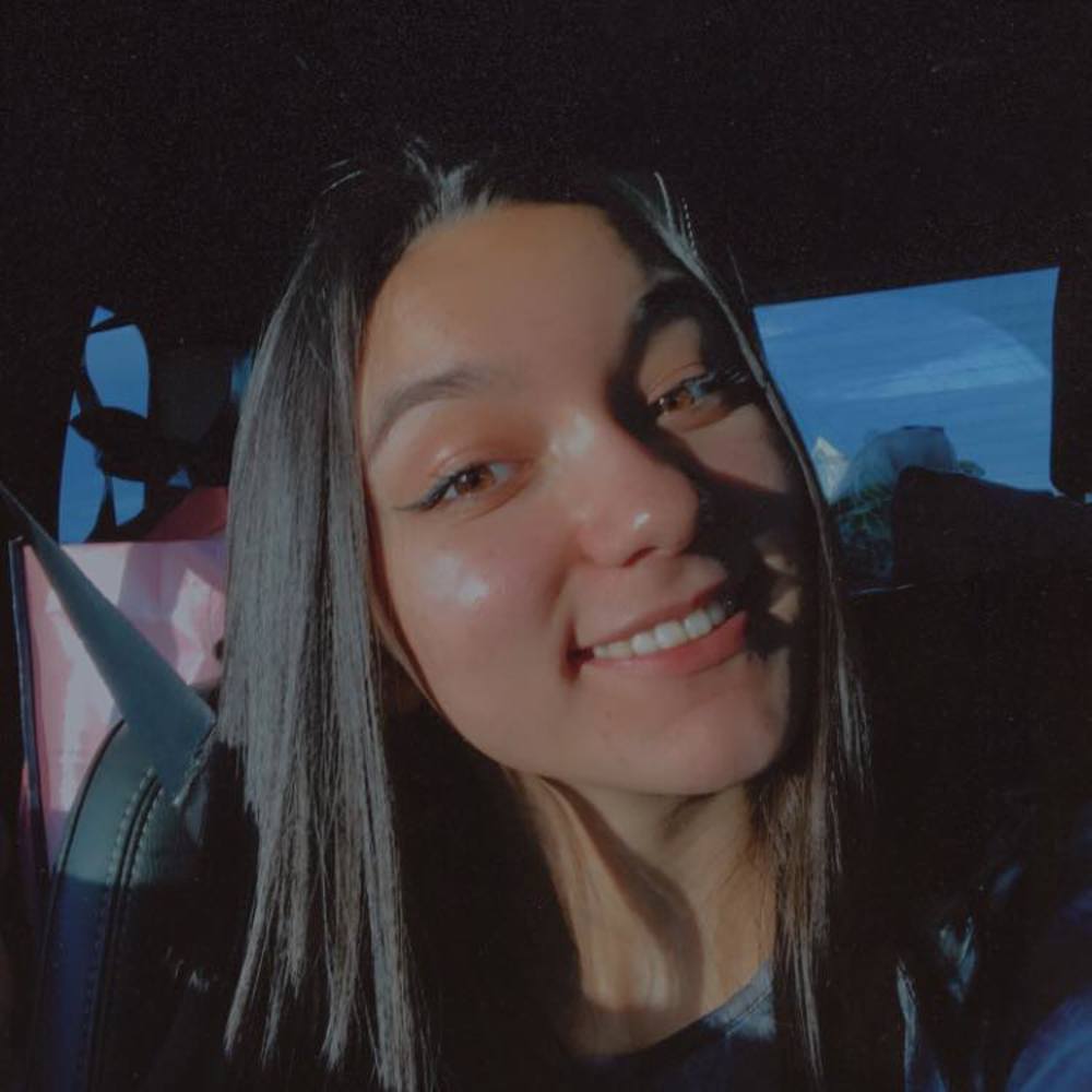 Meet your Posher, Olivia